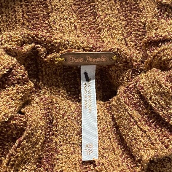 Free People Edith Vest Berry Petals Combo Womens size XSmall Great Condition - Picture 7 of 9